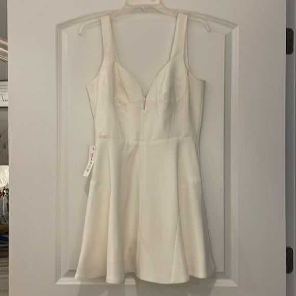 Bardot Ivory Fit and Flare Mini Dress Size Medium US 6 - Picture 1 of 5